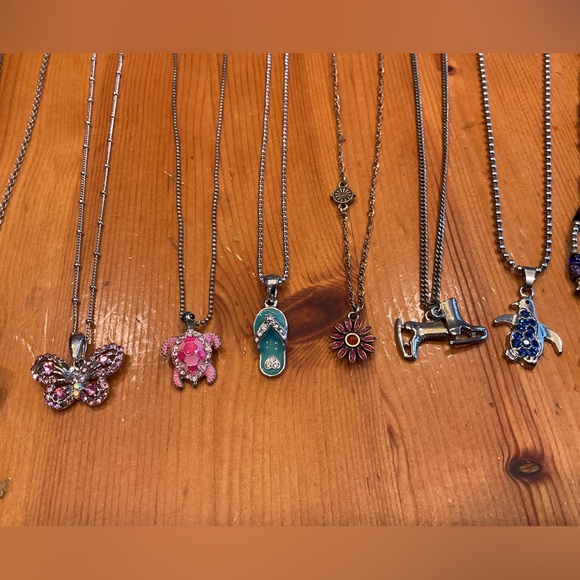 COSTUME JEWELRY HUGE LOT CHILDREN DRESS UP TWEENS TEENS FUN ADULTS - Picture 7 of 16